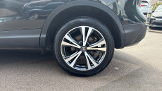 Nissan Qashqai 1.2 DiG-T N-Connecta 5dr Petrol Hatchback